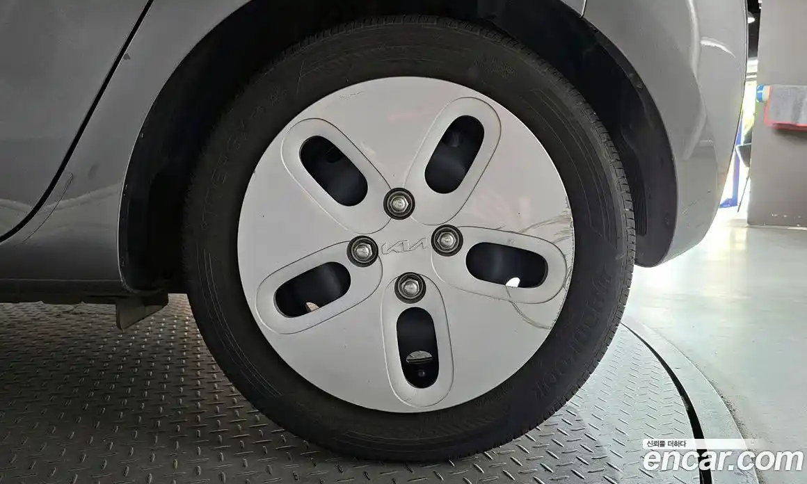 Kia Ray 2023 1.0 автомат (гидро), фото 7