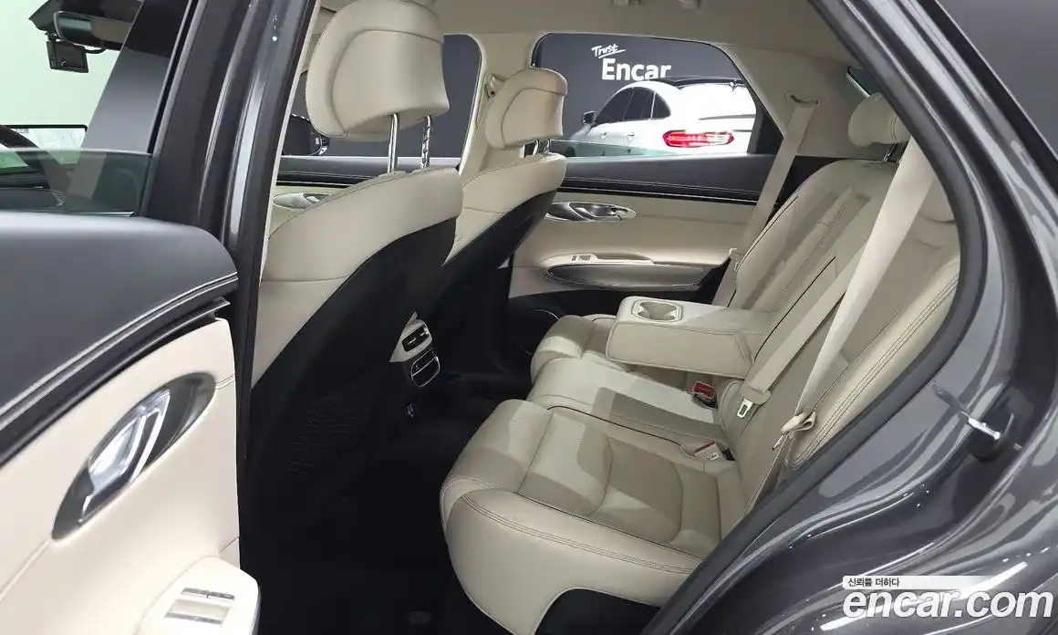 Genesis GV70 2023 2.5 автомат (гидро), фото 17