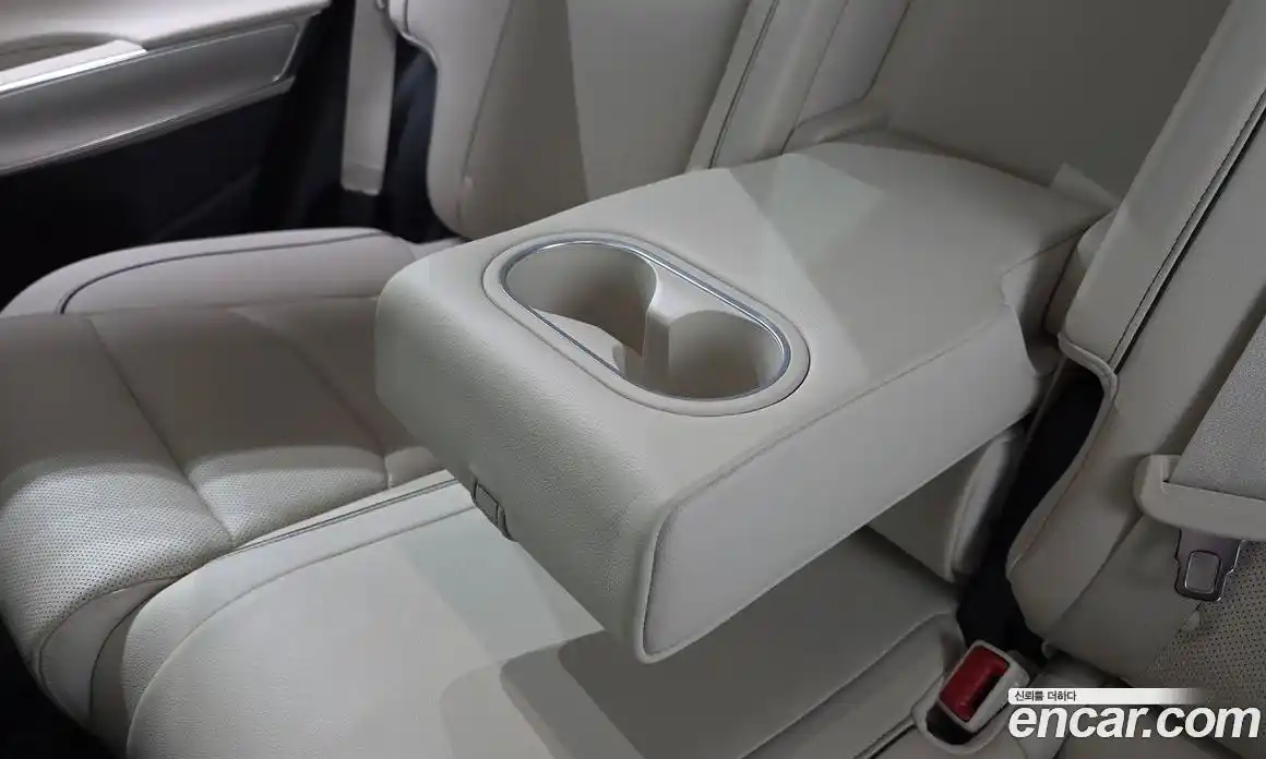 Genesis GV70 2023 2.5 автомат (гидро), фото 31