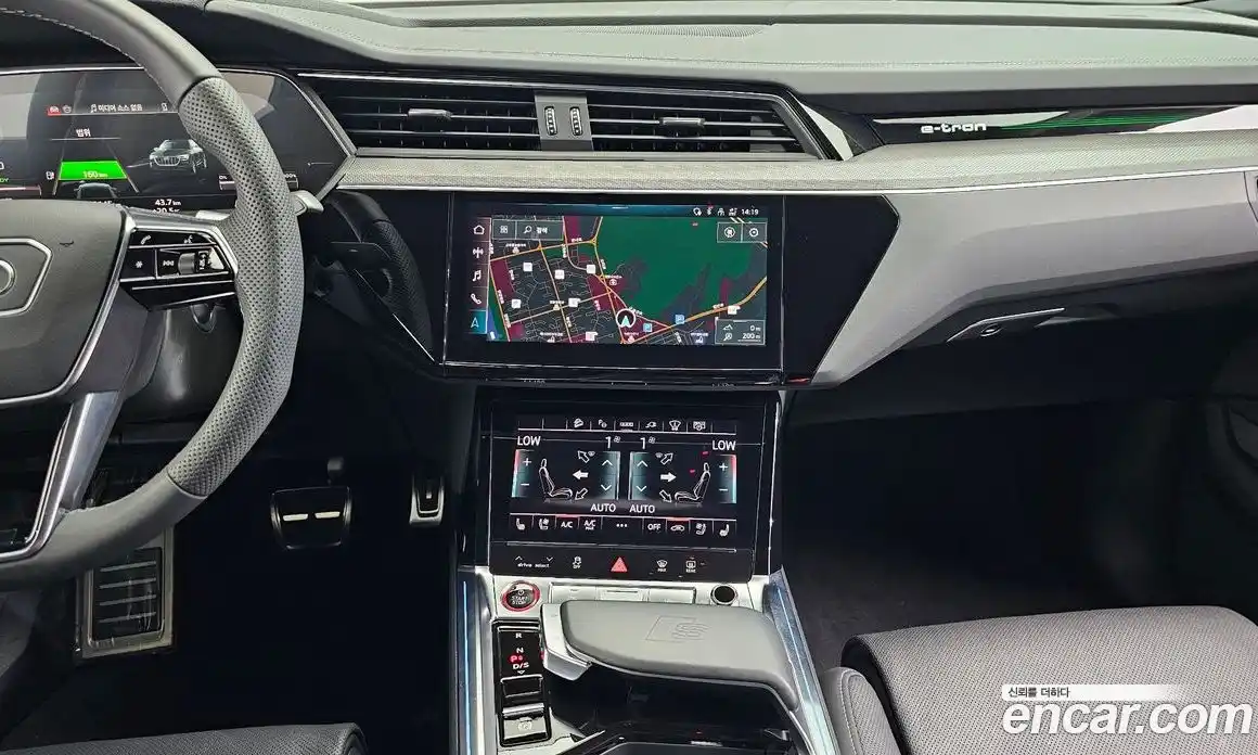 Audi SQ8 e-tron 2024 0.3 автомат (гидро), фото 15