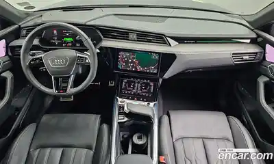 Audi SQ8 e-tron 2024 0.3 автомат (гидро), миниатюра 7