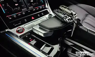Audi SQ8 e-tron 2024 0.3 автомат (гидро), миниатюра 9