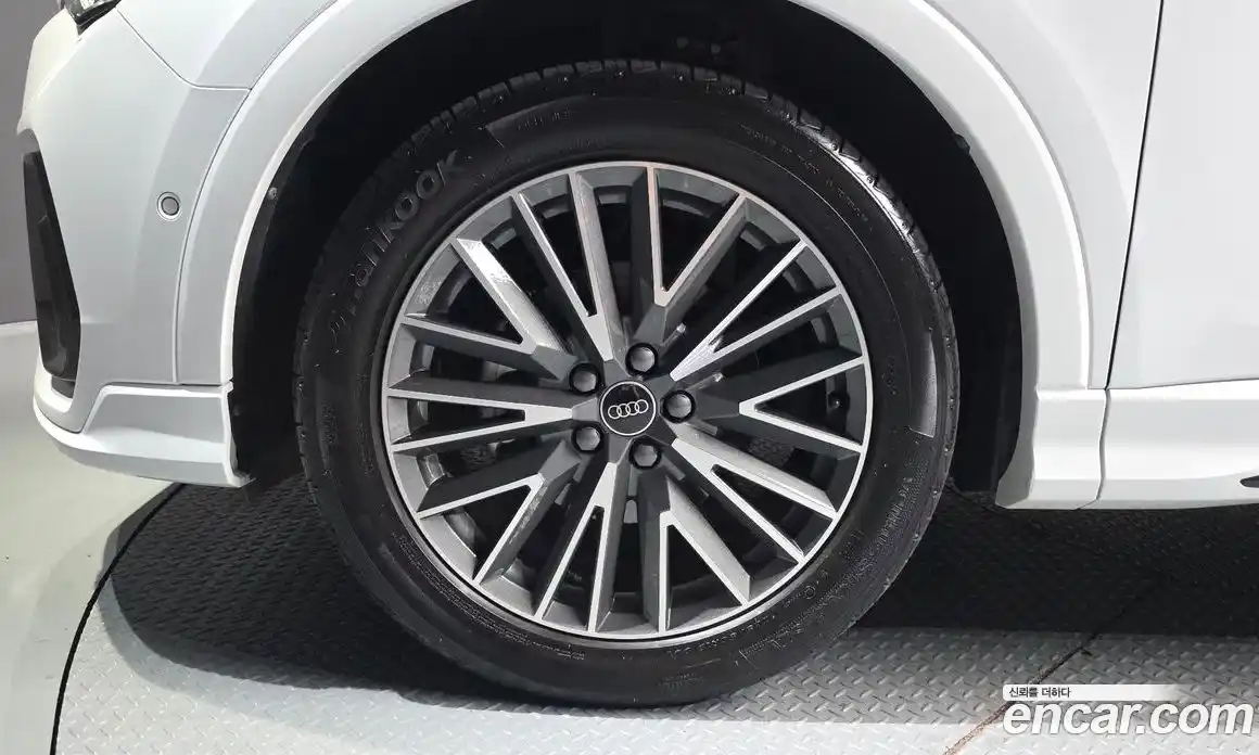 Audi Q3 2025 2.0 автомат (гидро), фото 5