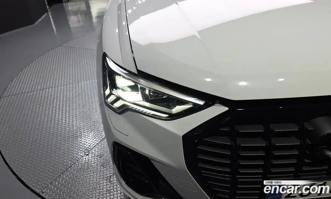 Audi Q3 2025 2.0 автомат (гидро), фото 8