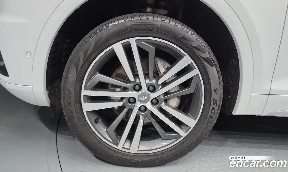 Audi Q5 2020 3.0 автомат (гидро), фото 5