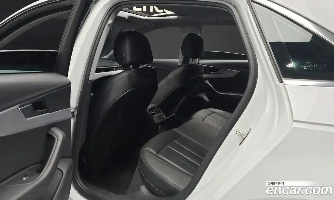 Audi A4 2019 2.0 автомат (гидро), фото 16