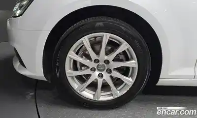 Audi A4 2019 2.0 автомат (гидро), миниатюра 4