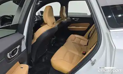 Volvo XC60 2019 2.0 автомат (гидро), миниатюра 11