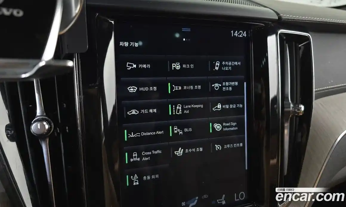 Volvo XC60 2019 2.0 автомат (гидро), фото 17