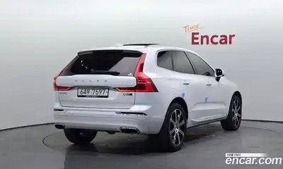 Volvo XC60 2019 2.0 автомат (гидро), миниатюра 2