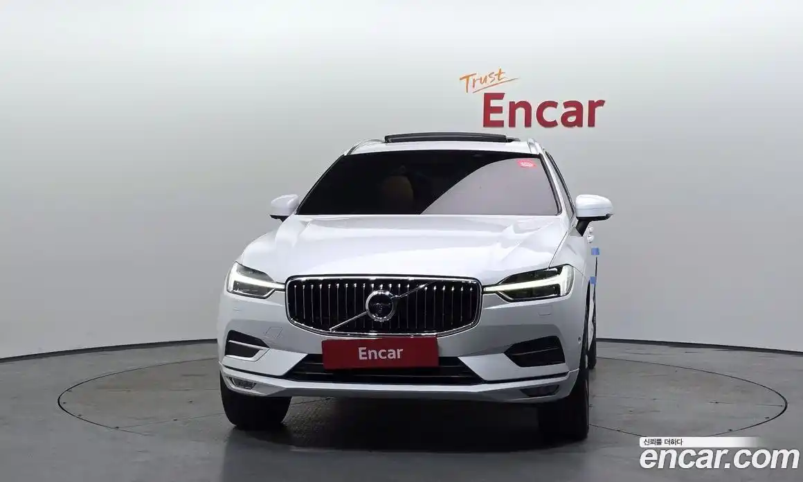 Volvo XC60 2019 2.0 автомат (гидро), фото 3