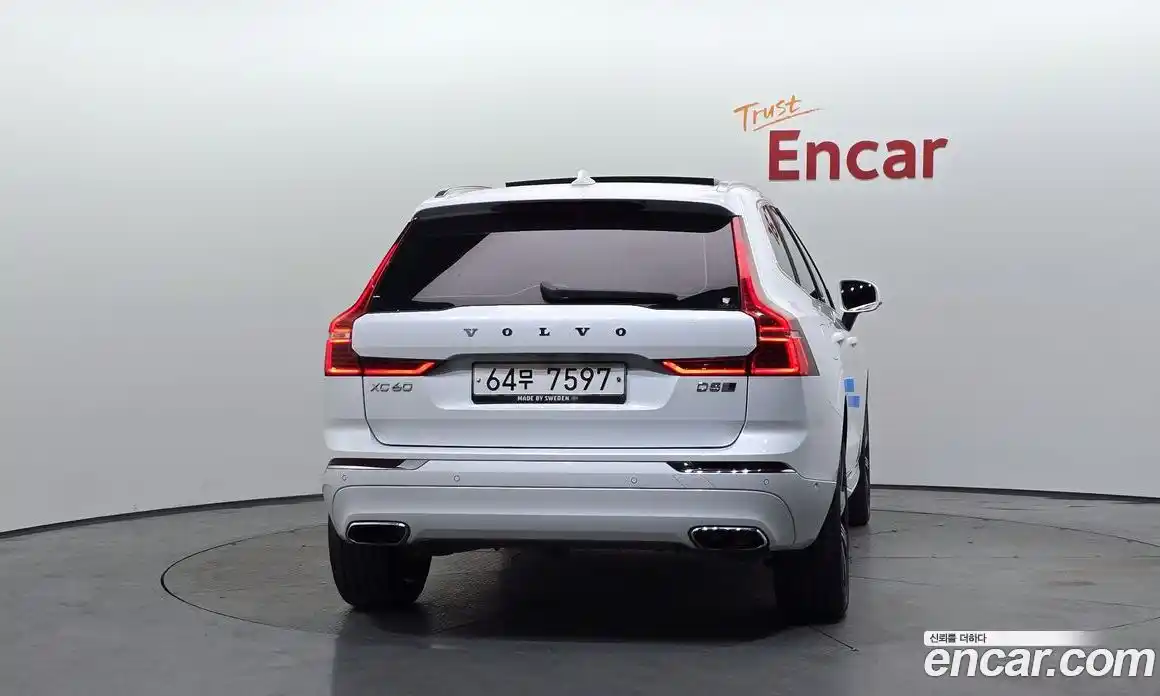Volvo XC60 2019 2.0 автомат (гидро), фото 4
