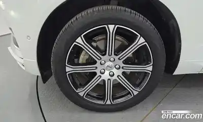 Volvo XC60 2019 2.0 автомат (гидро), миниатюра 5