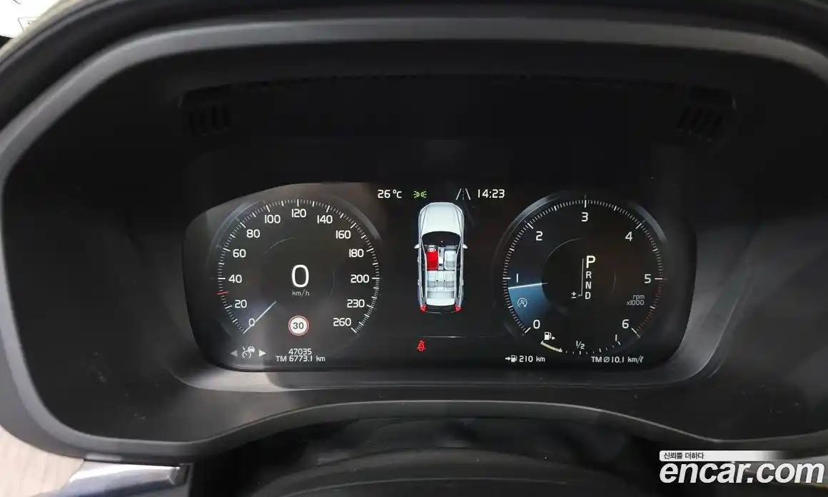 Volvo XC60 2019 2.0 автомат (гидро), фото 8