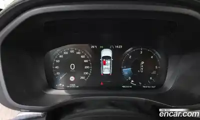 Volvo XC60 2019 2.0 автомат (гидро), миниатюра 8