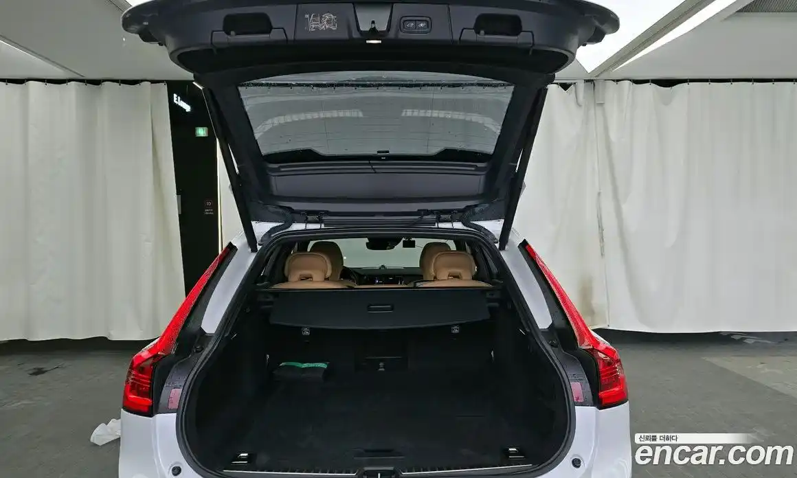 Volvo V90 2021 2.0 автомат (гидро), фото 20