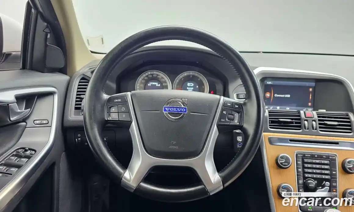 Volvo XC60 2012 2.0 автомат (гидро), фото 17
