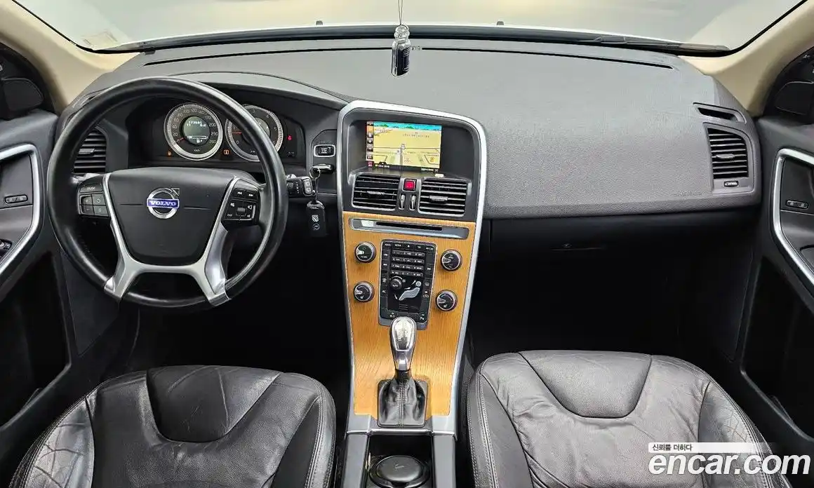 Volvo XC60 2012 2.0 автомат (гидро), фото 7