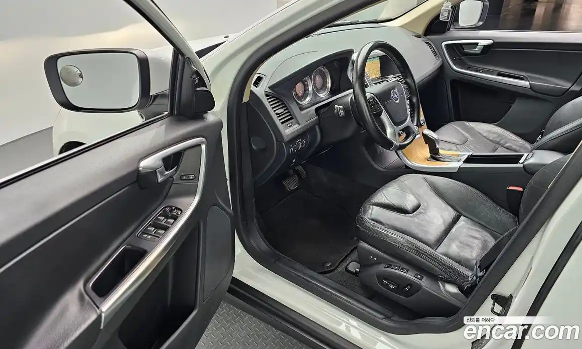 Volvo XC60 2012 2.0 автомат (гидро), фото 10