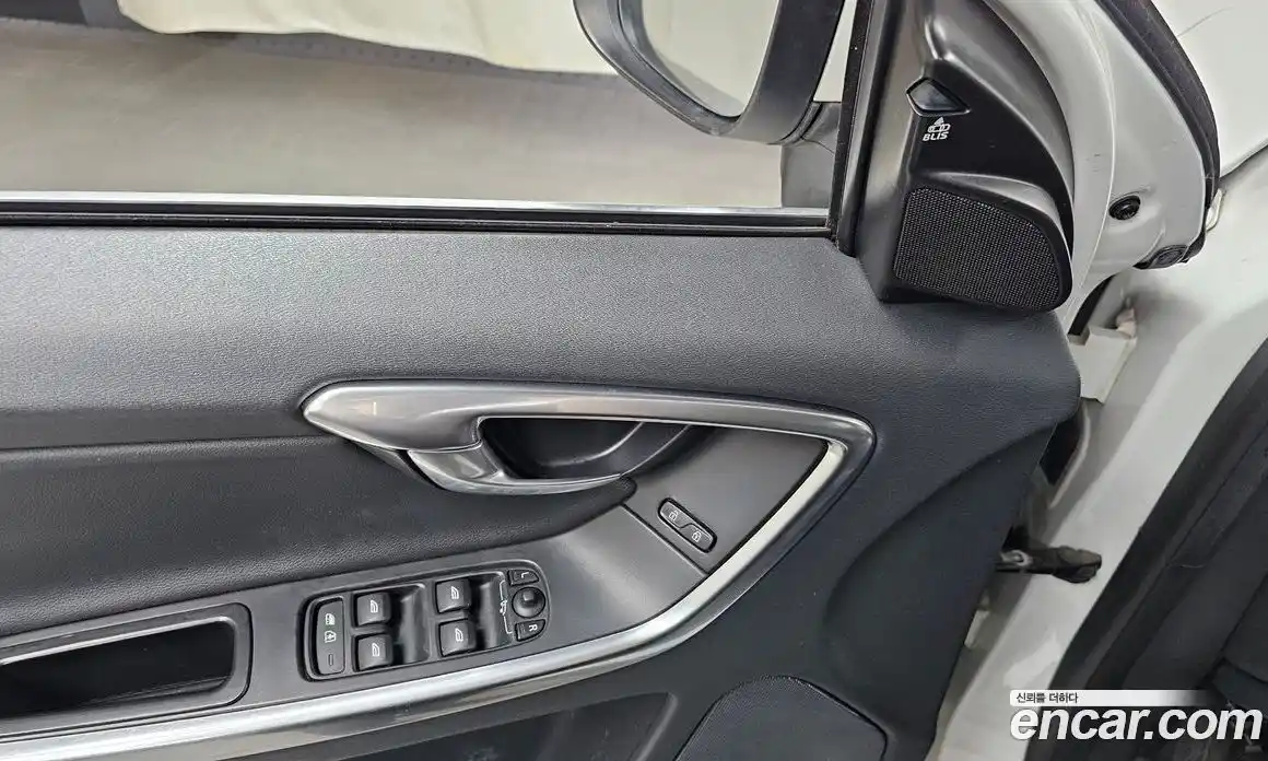 Volvo XC60 2013 2.0 автомат (гидро), фото 14
