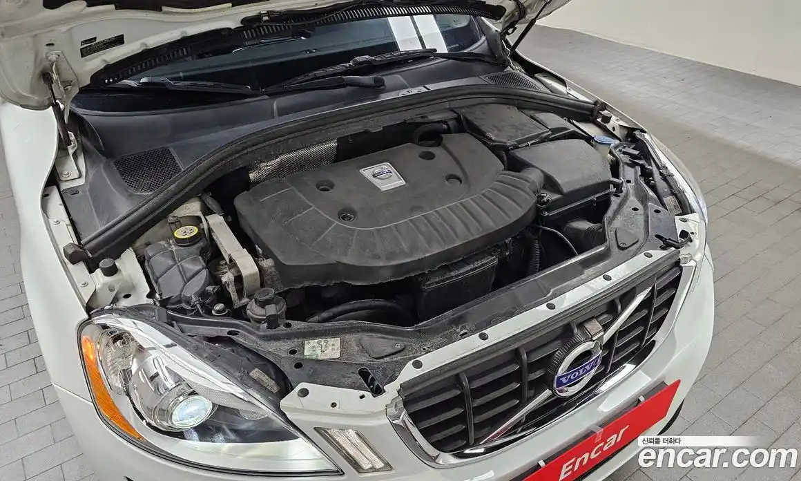 Volvo XC60 2013 2.0 автомат (гидро), фото 6