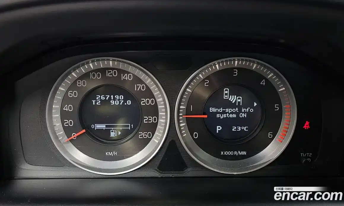 Volvo XC60 2013 2.0 автомат (гидро), фото 8