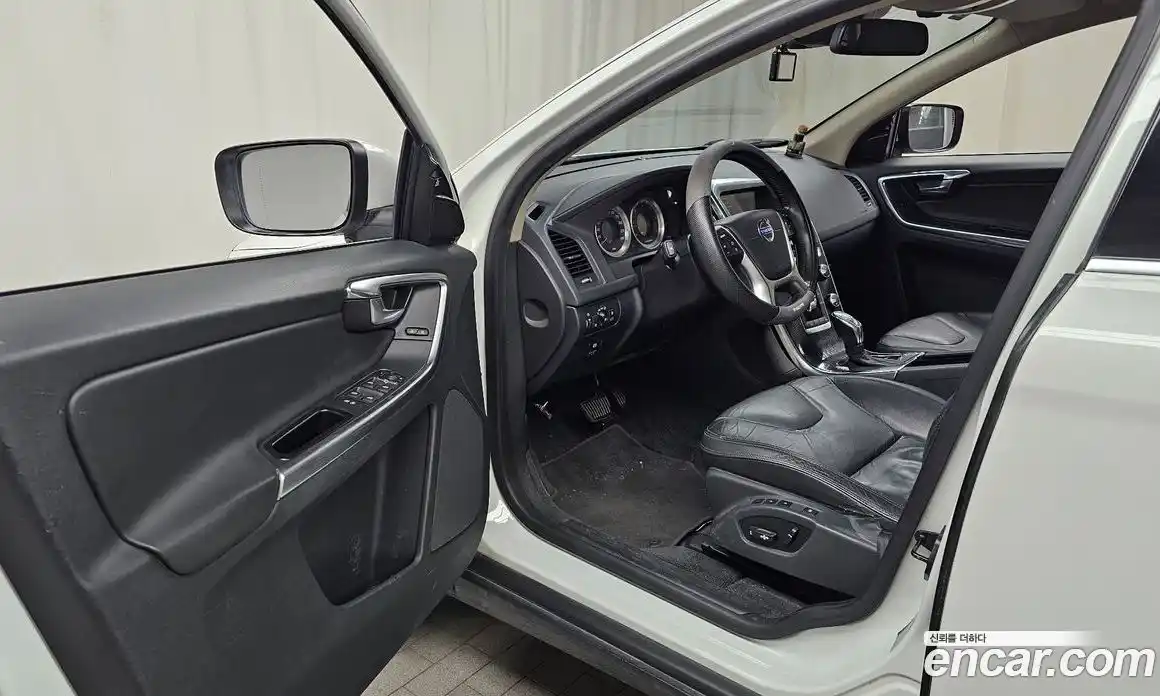 Volvo XC60 2013 2.0 автомат (гидро), фото 10
