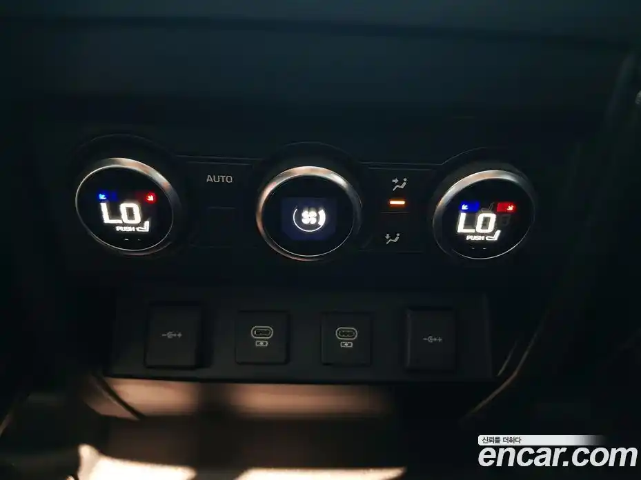 Land Rover Defender 2021 3.0 автомат (гидро), фото 17