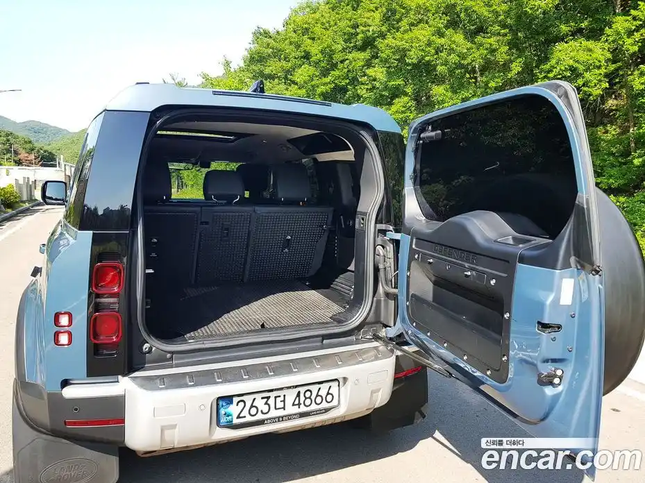 Land Rover Defender 2021 3.0 автомат (гидро), фото 19