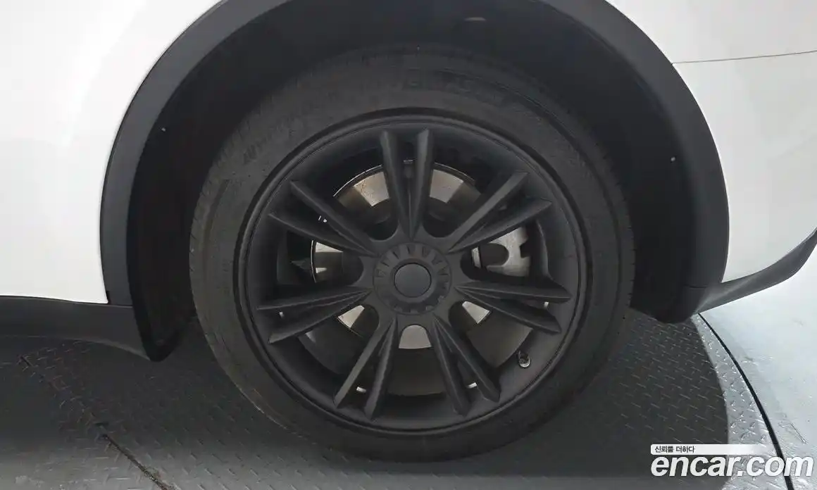 Tesla Model Y 2023 0.2 гидро, фото 6