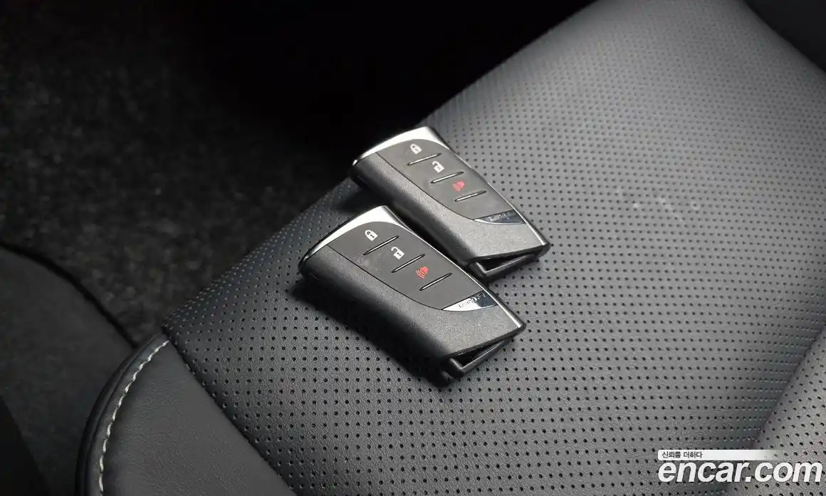 Lexus UX 2025 2.0 гидро, фото 26