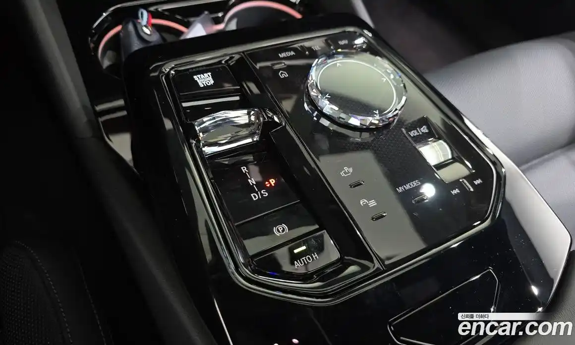 BMW 5 серия 2025 2.0 автомат (гидро), фото 12