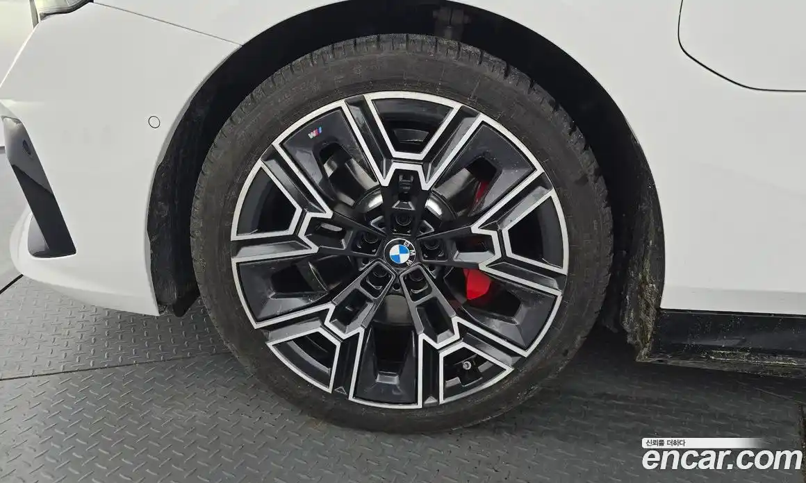 BMW 5 серия 2025 2.0 автомат (гидро), фото 5