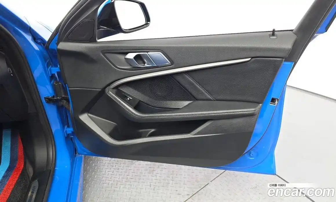 BMW 1 серия 2022 2.0 автомат (гидро), фото 15