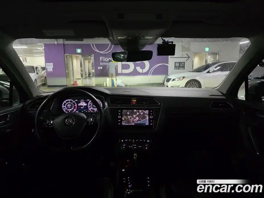 Volkswagen Tiguan 2018 2.0 автомат (гидро), фото 6