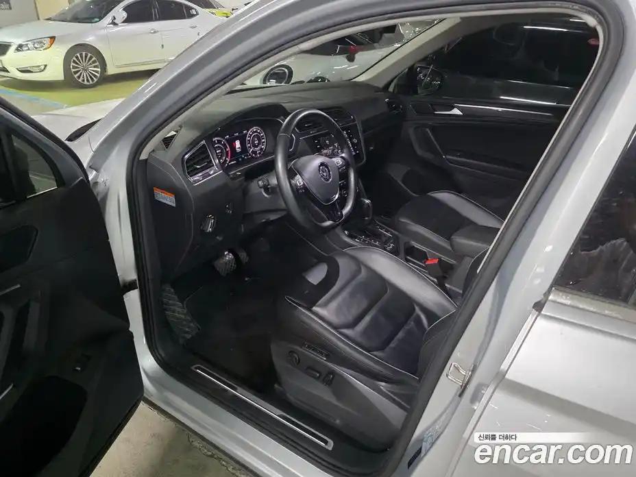 Volkswagen Tiguan 2018 2.0 автомат (гидро), фото 10