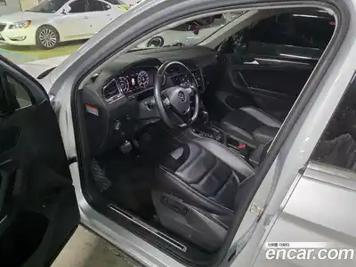 Volkswagen Tiguan 2018 2.0 автомат (гидро), миниатюра 10