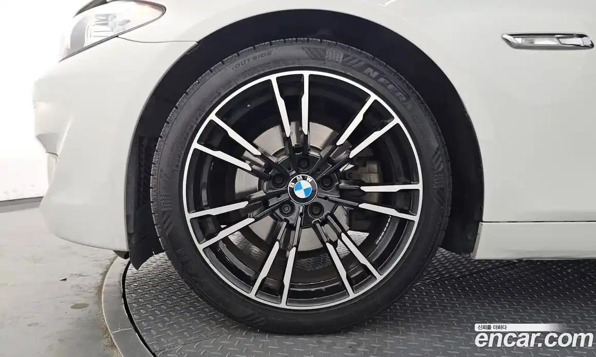BMW 5 серия 2013 2.0 автомат (гидро), фото 5