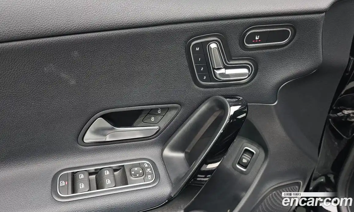 Mercedes-Benz A-Class 2020 2.0 гидро, фото 28