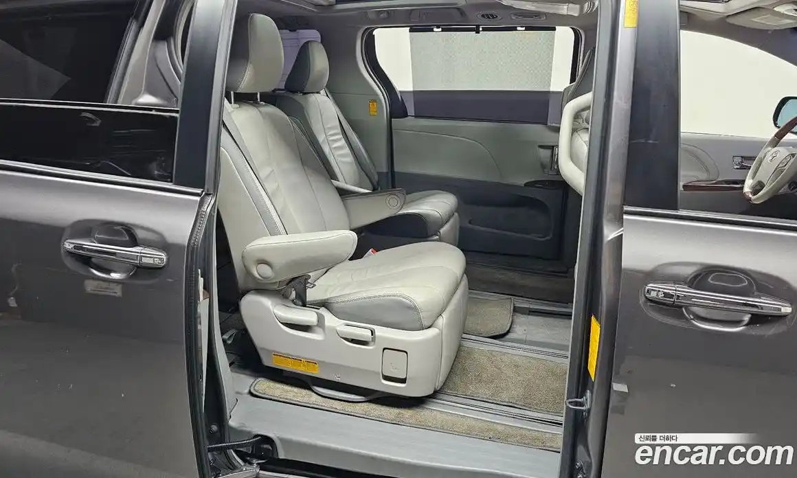 Toyota Sienna 2014 3.5 гидро, фото 12