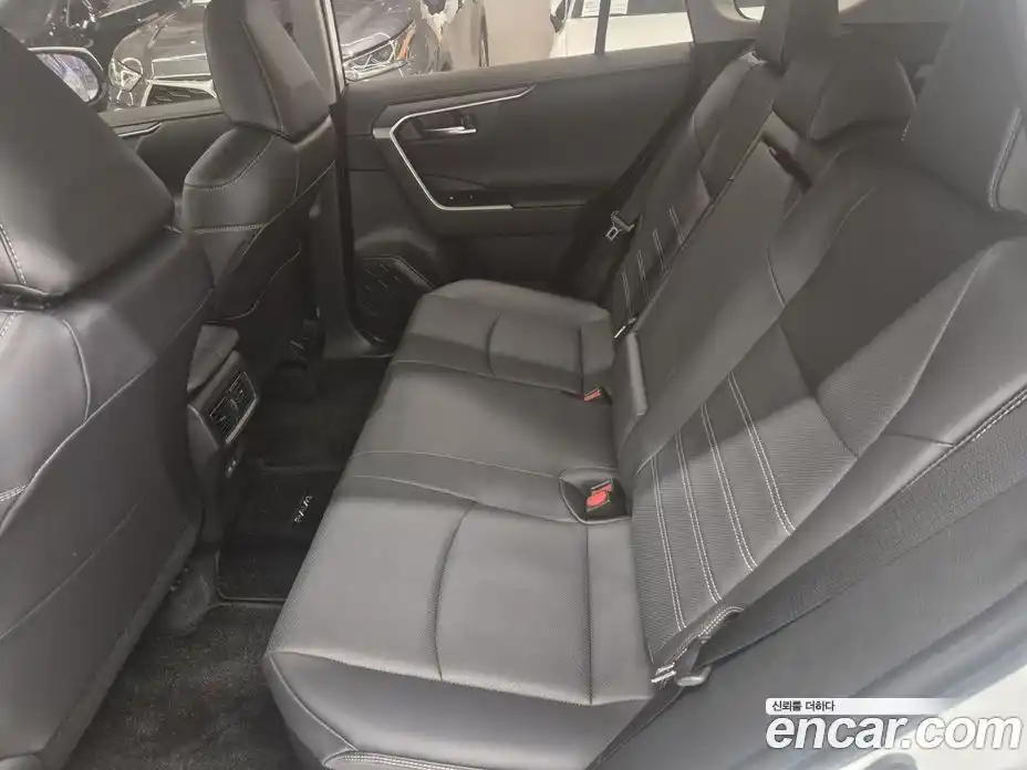 Toyota RAV4 2025 2.5 вариатор, фото 11