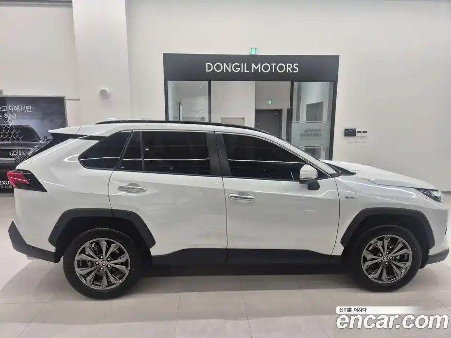 Toyota RAV4 2025 2.5 вариатор, фото 13