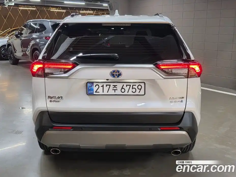 Toyota RAV4 2024 2.5 гидро, фото 4