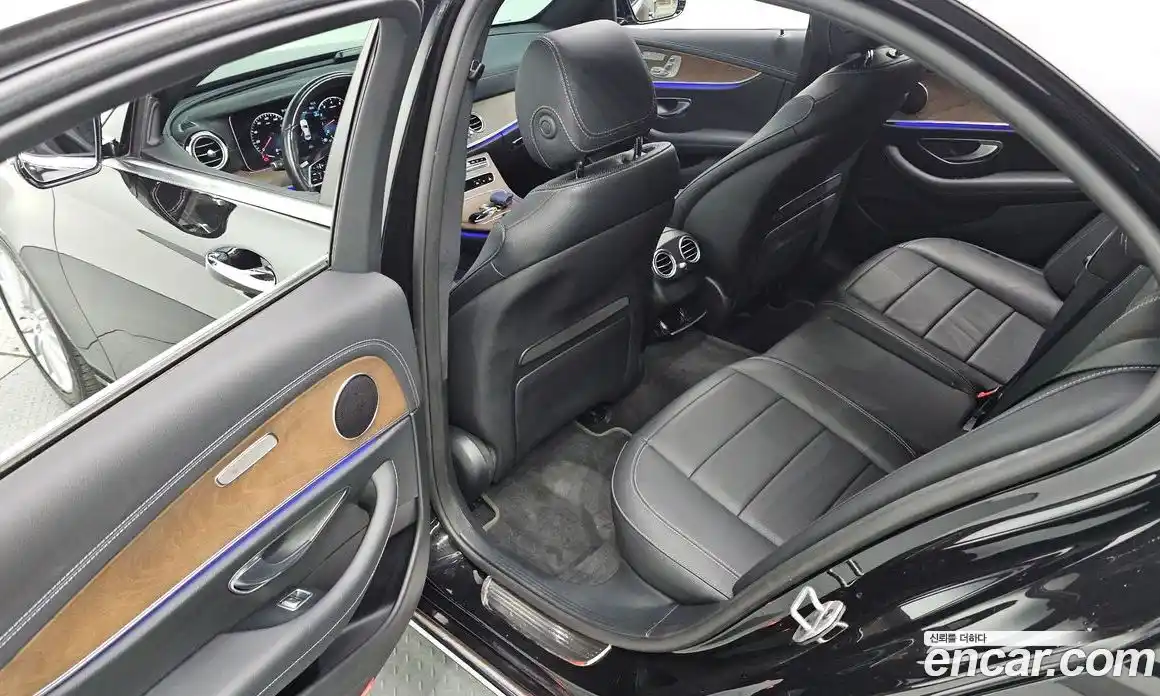 Mercedes-Benz E-Class 2021 2.0 автомат (гидро), фото 16