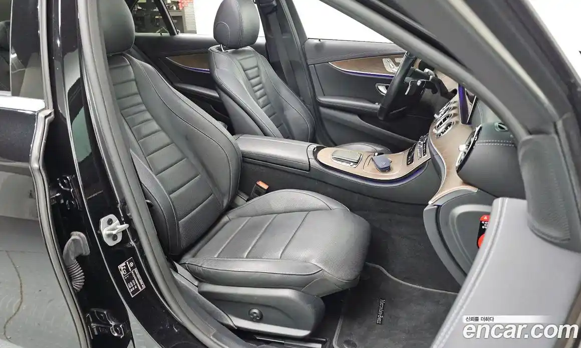 Mercedes-Benz E-Class 2021 2.0 автомат (гидро), фото 17