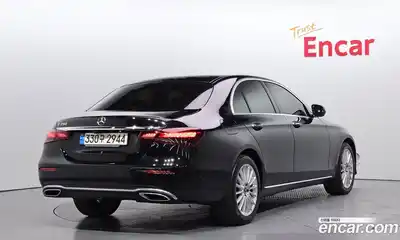 Mercedes-Benz E-Class 2021 2.0 автомат (гидро), миниатюра 2