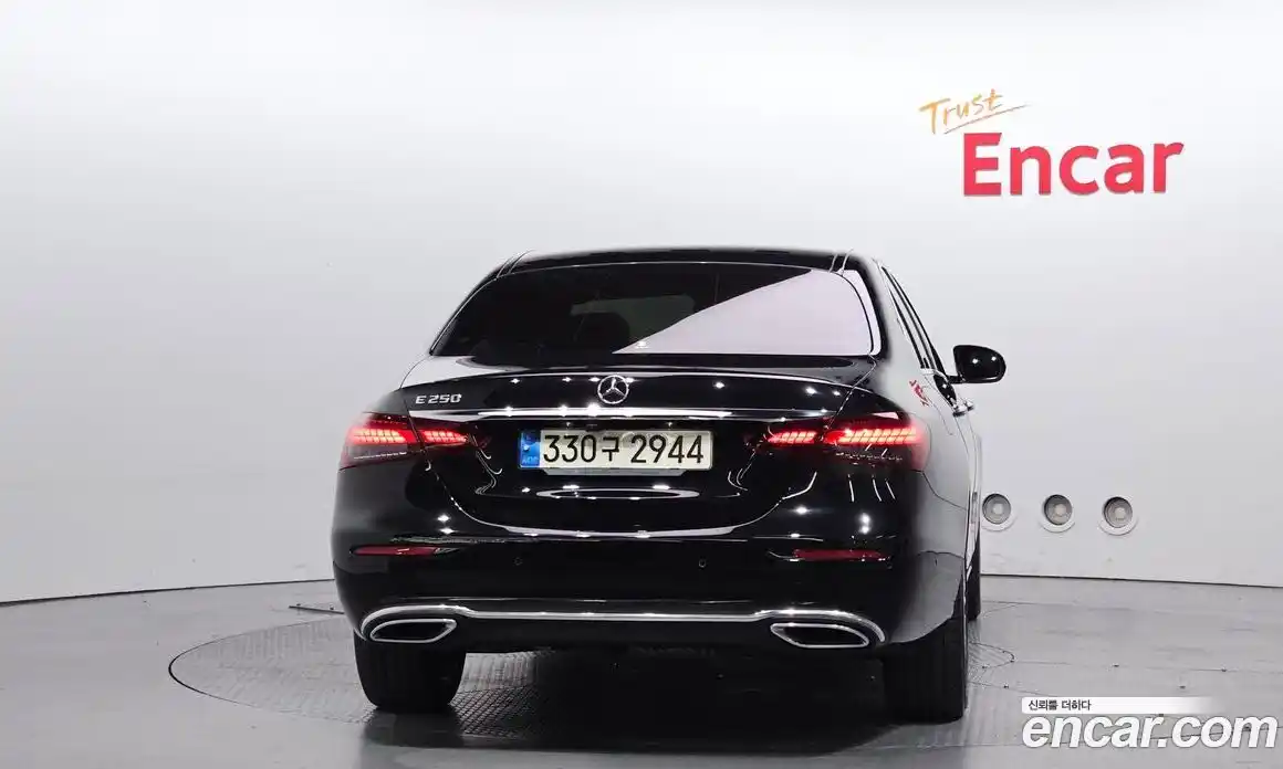 Mercedes-Benz E-Class 2021 2.0 автомат (гидро), фото 4