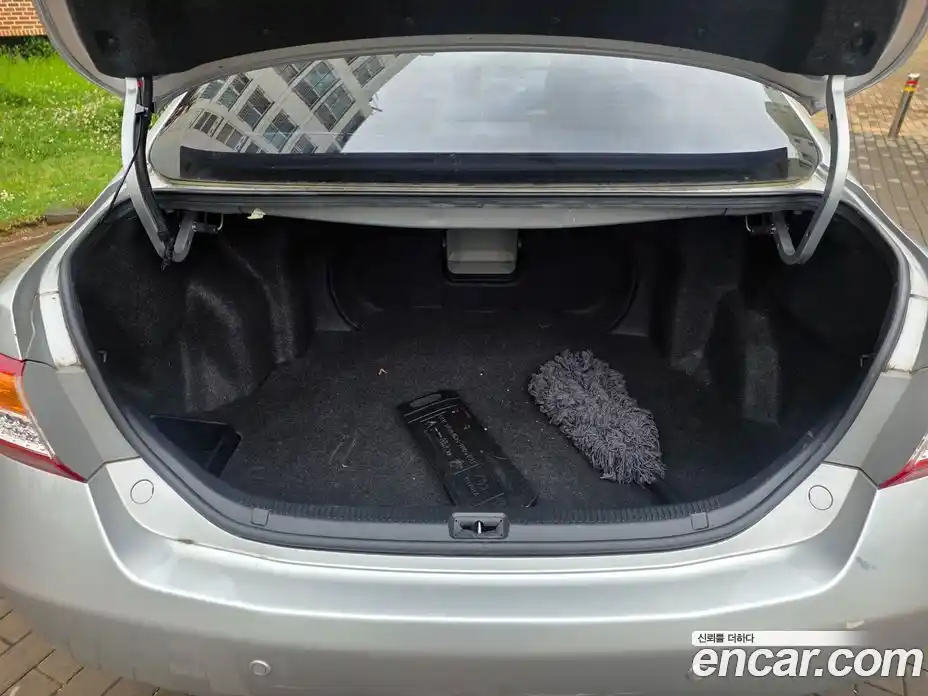 Toyota Camry 2011 2.5 гидро, фото 16