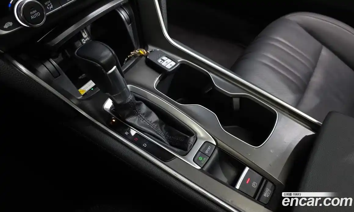 Honda Accord 2019 1.5 автомат (гидро), фото 12