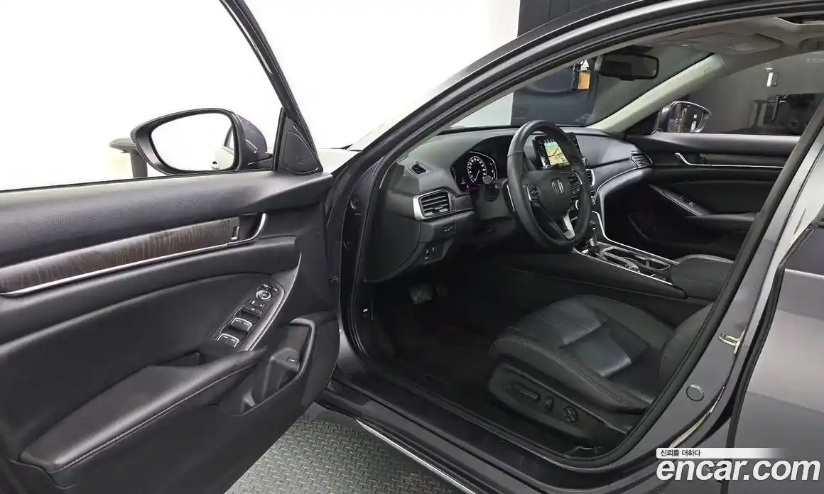 Honda Accord 2019 1.5 автомат (гидро), фото 13